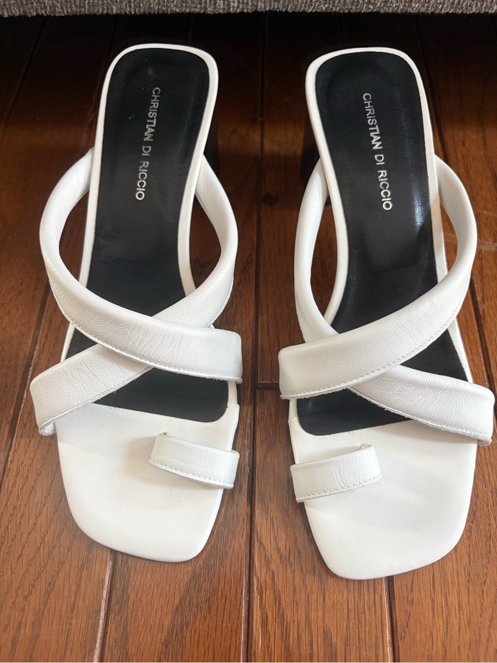 Christian di Riccio White Crisscross Toe-Ring Block Heeled Slides